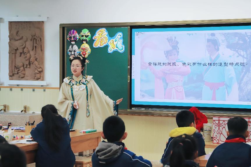 1_1_1_2_11.28美术教研_html_m101739cf.jpg