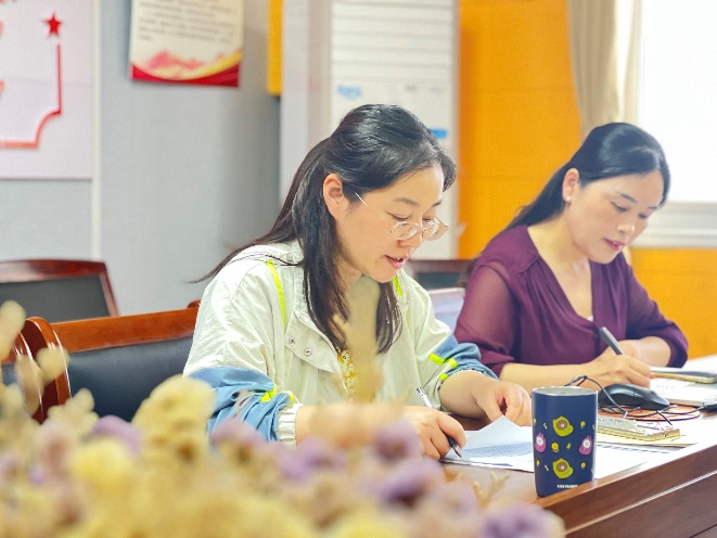 展风采 促成长——数学组第三届青年教师擂台赛_html_m78bac435.jpg